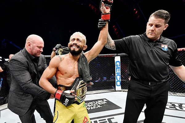 Фигередо защитил титул чемпиона UFC в наилегчайшем весе